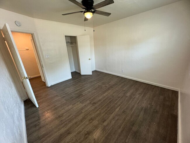 Building Photo - One Bedroom - West Sacramento