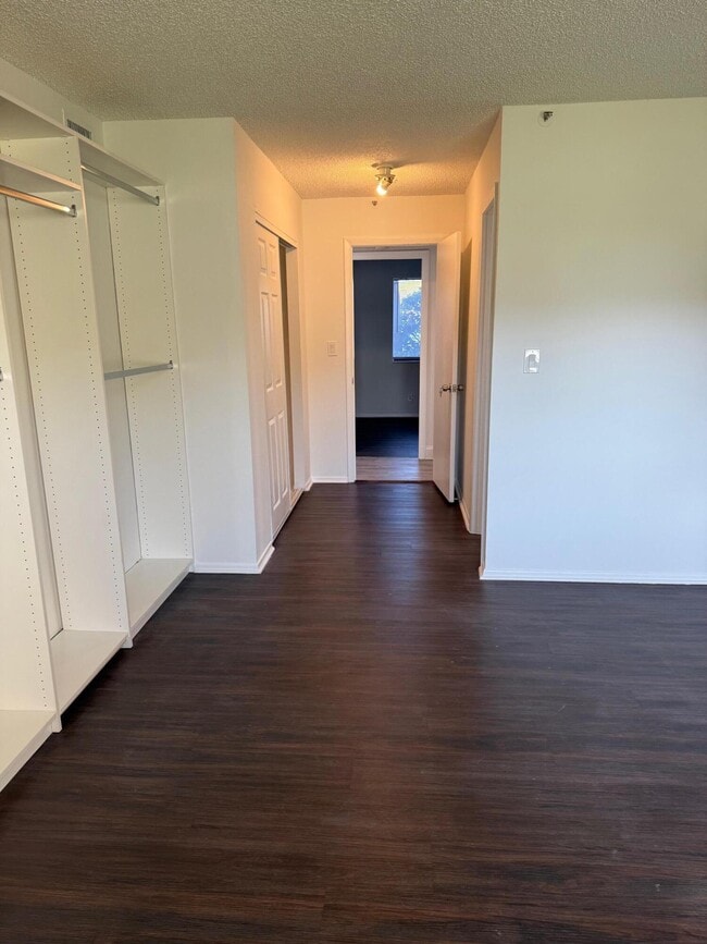 Building Photo - 2786 Tennis Club Dr