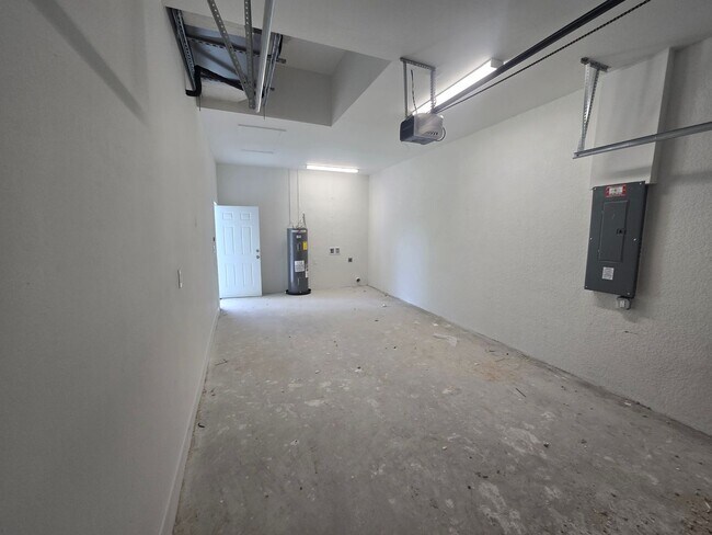 Building Photo - 53 Joan Ave S