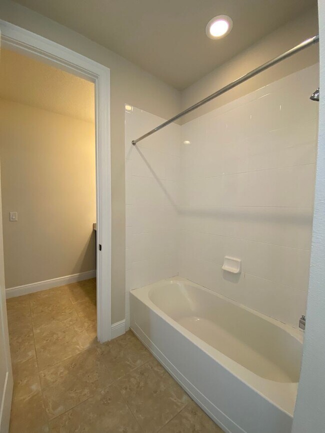 Building Photo - Exquisite 6-Bedroom Estate with Private Po...
