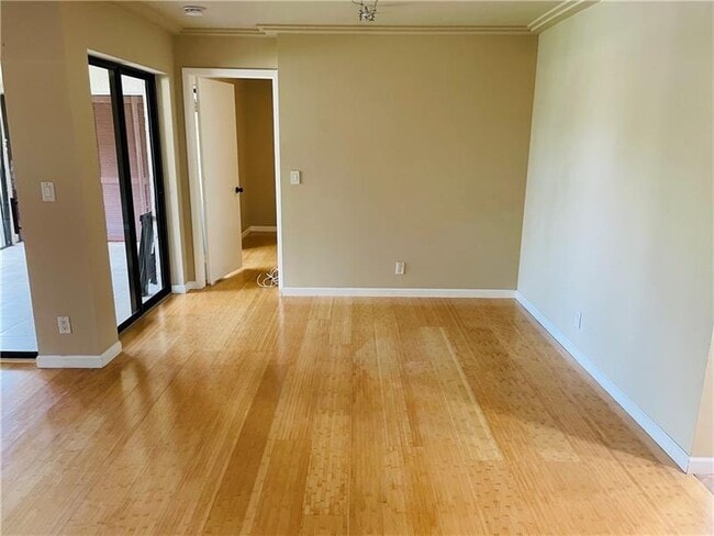 Building Photo - 3561 NW 35th St