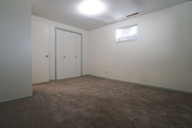 Building Photo - 4750 S Splendid Cir