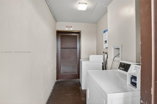 Building Photo - 1811 Jefferson St