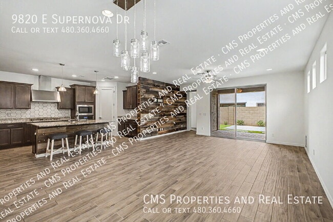 Building Photo - 9820 E Supernova Dr
