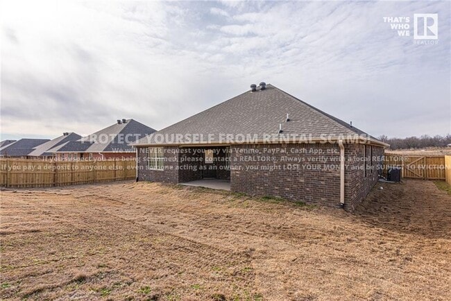 Building Photo - 1004 Rachel St