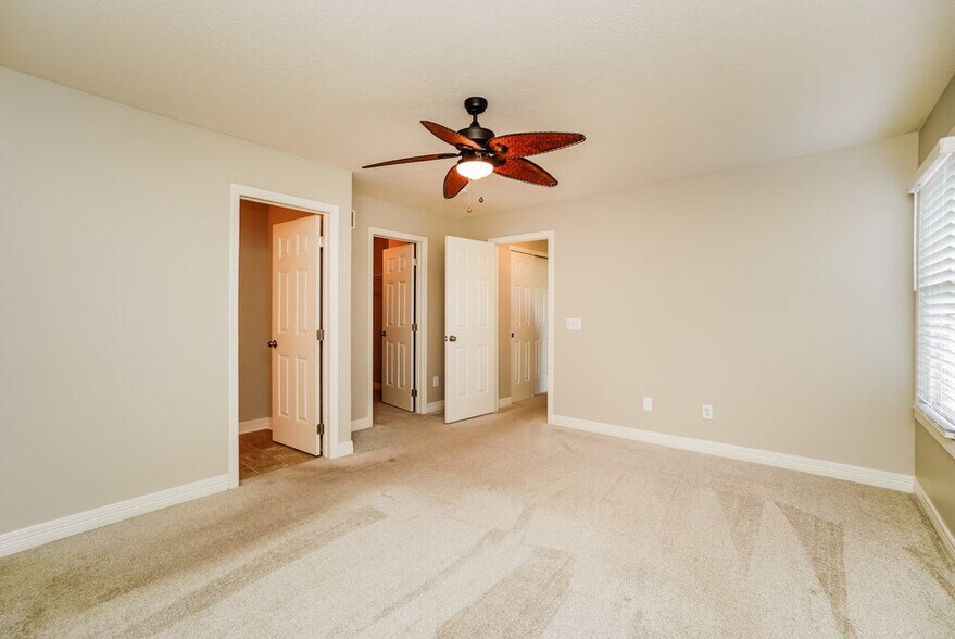 Building Photo - 718 Orwell St