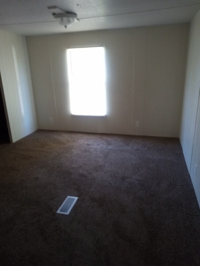 Building Photo - 134 Hussey Mhp Ln