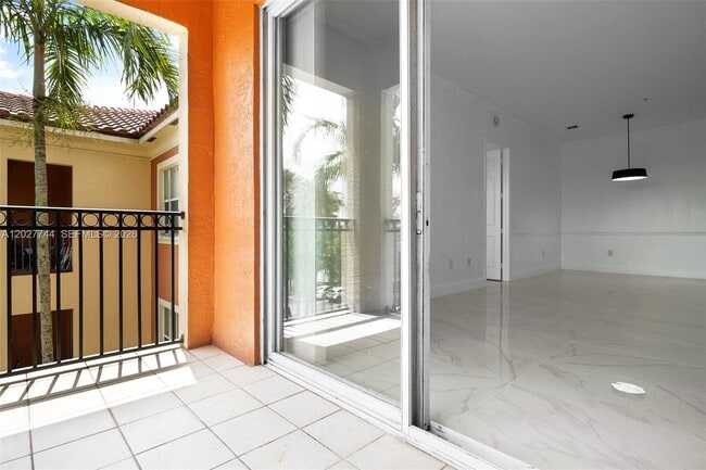 Building Photo - 4404 SW 160th Ave