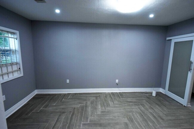 Building Photo - 10213 Fairland Dr