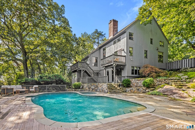 Building Photo - 129 Davis Hill Rd