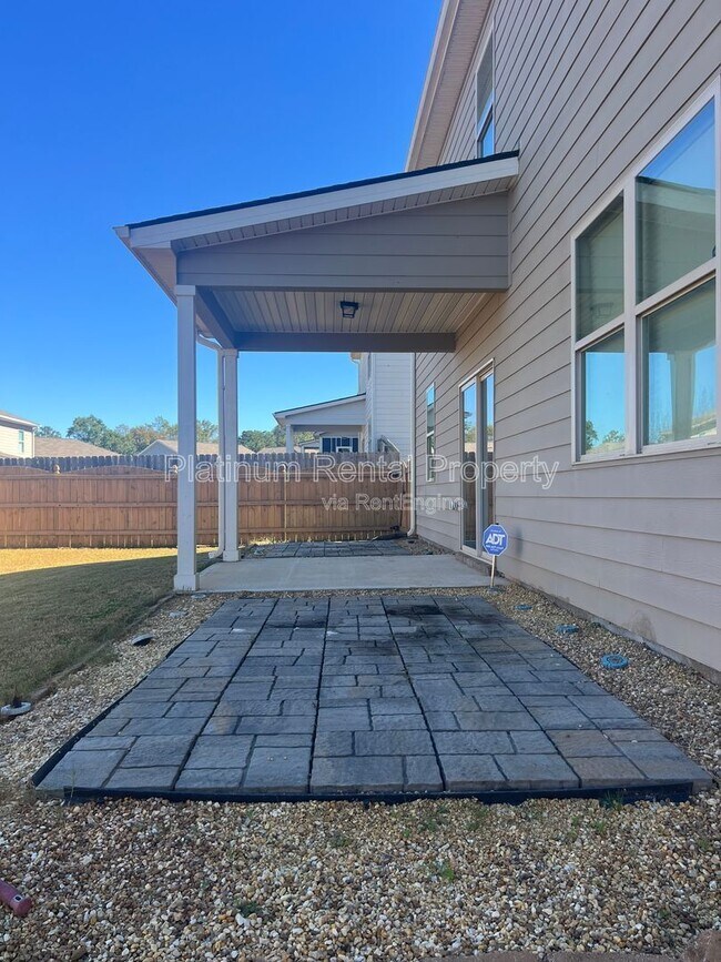 Building Photo - 541 Overo Dr
