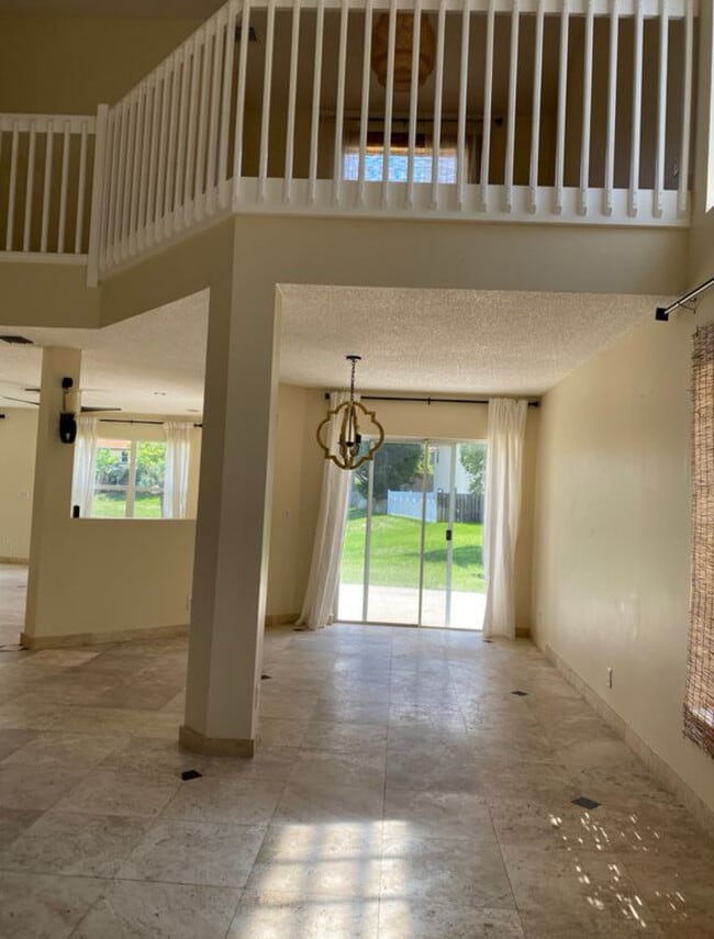 Building Photo - 10266 Serene Meadow Dr N