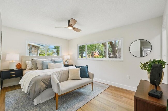 Building Photo - 311 Shore Dr E