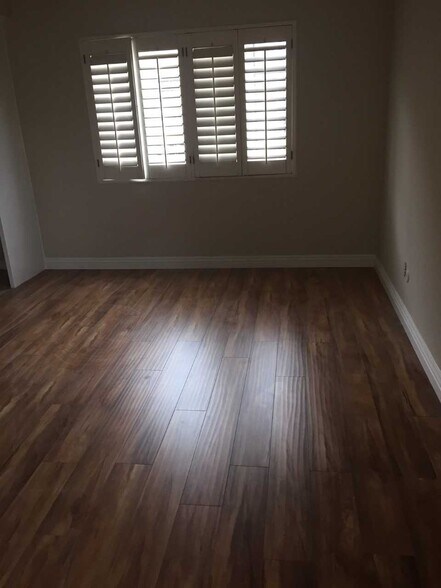 Living - 116 N Pacific Ave