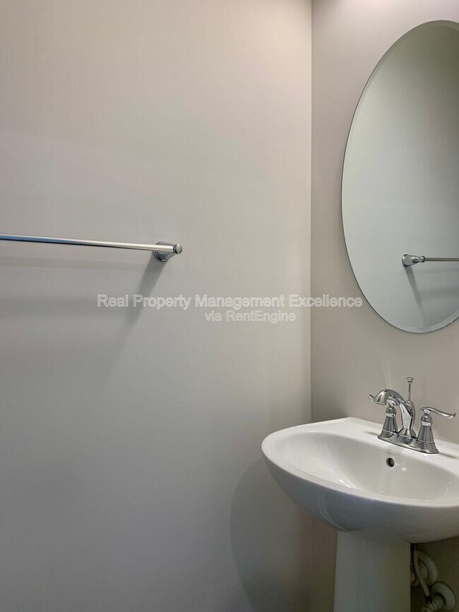 Building Photo - 6625 Pathfinder Wy