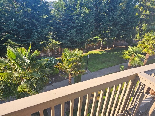 Building Photo - 2 Bed Condo by Tacoma General Hospital!