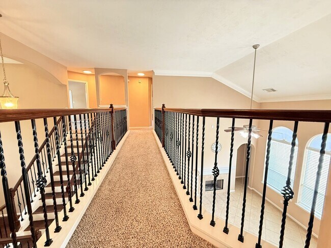 Building Photo - 2214 Jurgensen Ln