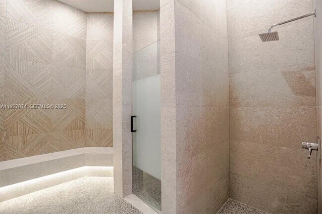 Building Photo - 19754 Dinner Key Dr