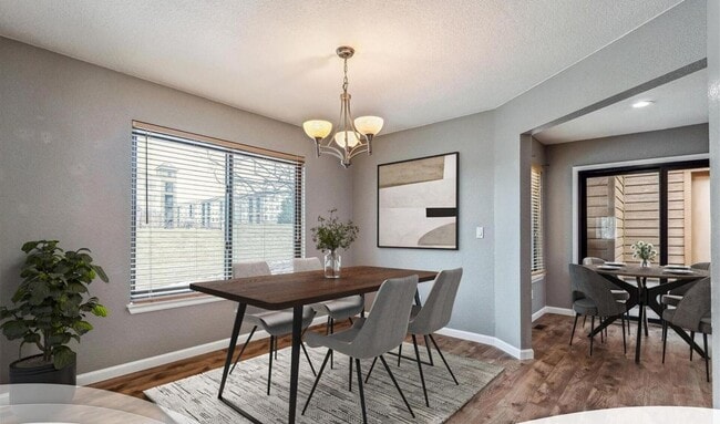 Building Photo - Gorgeous 2+ Bedroom 3 Bath Townhouse with ...