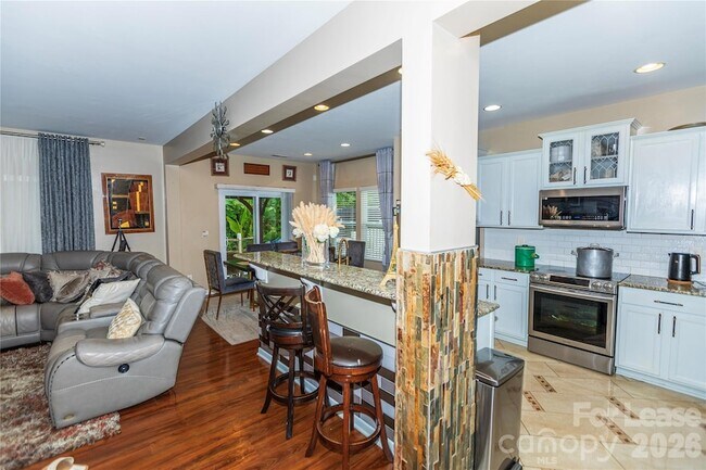Building Photo - 2922 Deep Cove Dr NW