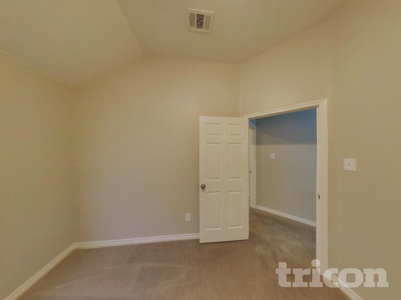 Building Photo - 1217 Glencoe Dr