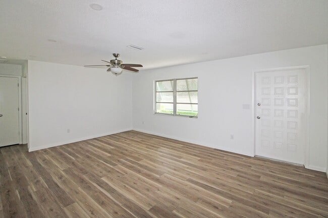 Building Photo - Venice East Annual Home for Rent