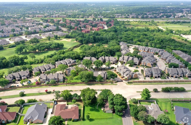 Aerial Photo - Waterchase Gardens