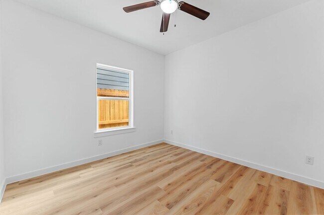 Building Photo - Brand New Home!