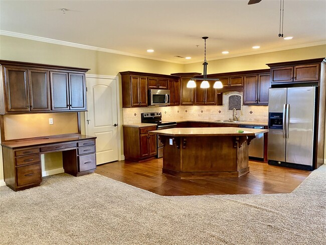 Building Photo - 550 Traditions Blvd