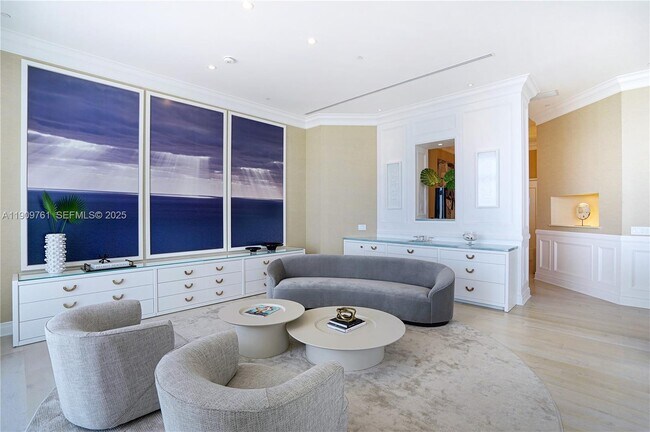 Building Photo - 4401 Collins Ave