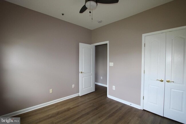 Building Photo - 622 Tailgate Terrace