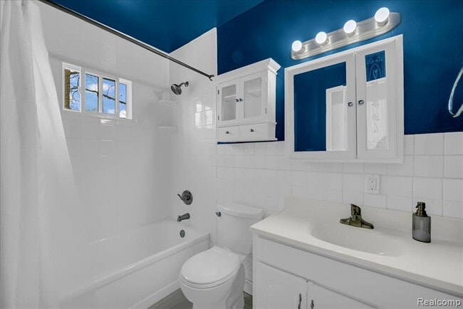 Building Photo - 26435 Tawas St