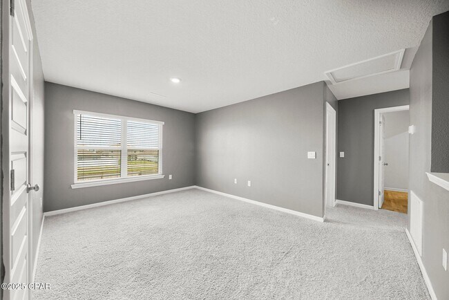 Building Photo - 123 Tiller Dr