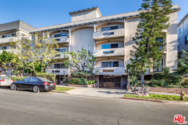 Building Photo - 11820 Mayfield Ave