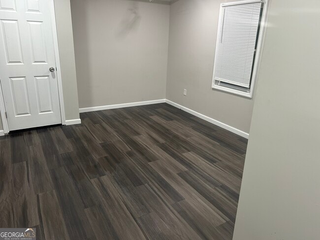 Building Photo - 5035 Highland Hills Pkwy