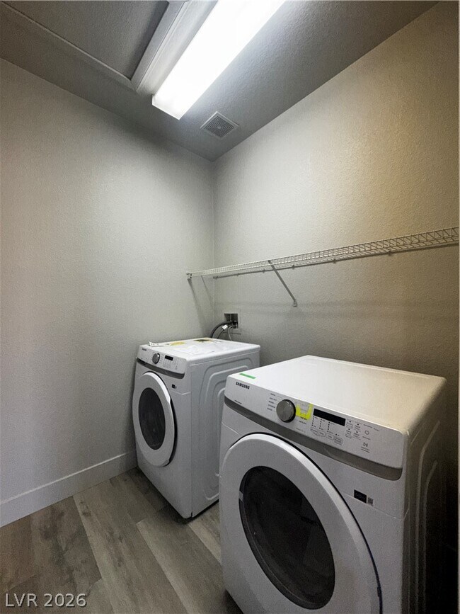 Building Photo - 7232 Deer View Ct