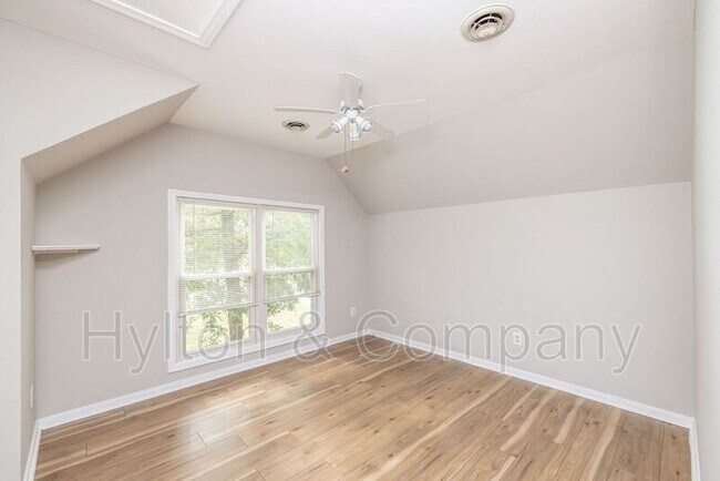 Building Photo - 7712 Breaker Point Ct