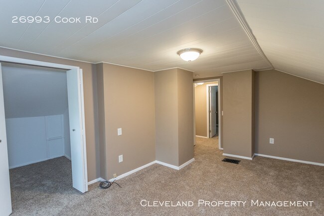 Building Photo - Newly Renovated Olmsted Twp Home