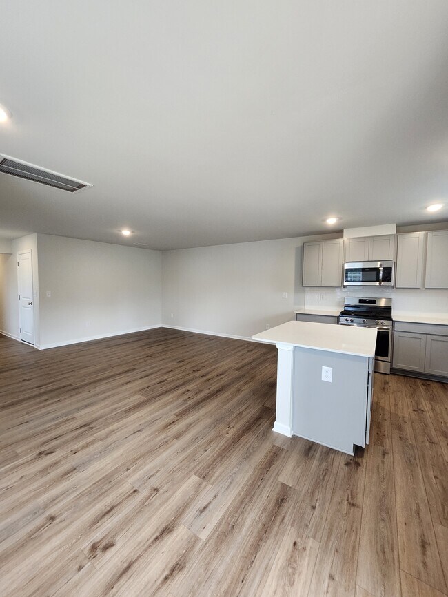 Building Photo - 708 Peyden Ln