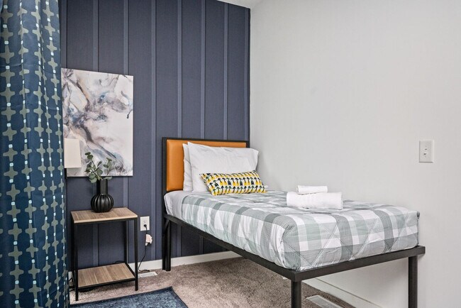 Building Photo - 542 Boulevard NE