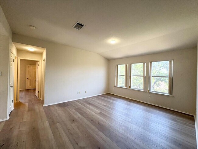Building Photo - 1101 Wood Creek Dr