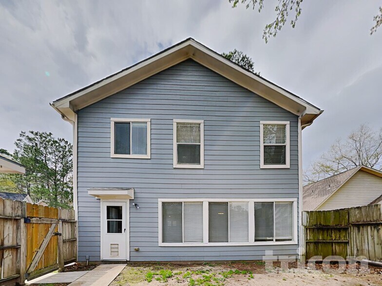 Building Photo - 21899 Pinewilde Ct