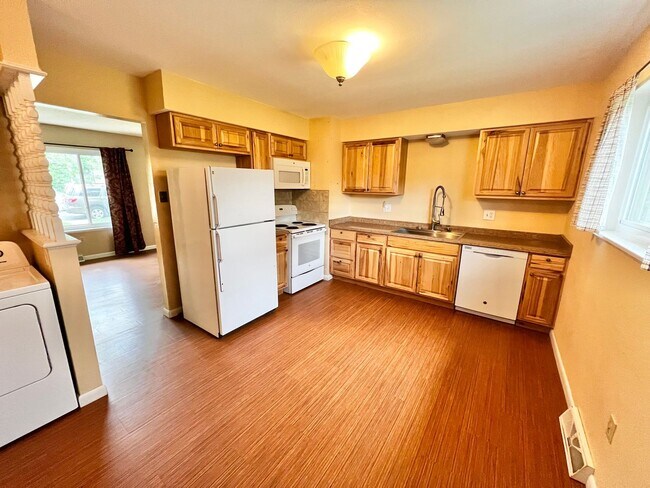 Building Photo - Adorable 3 bed 1 bath home in Fort Collins!
