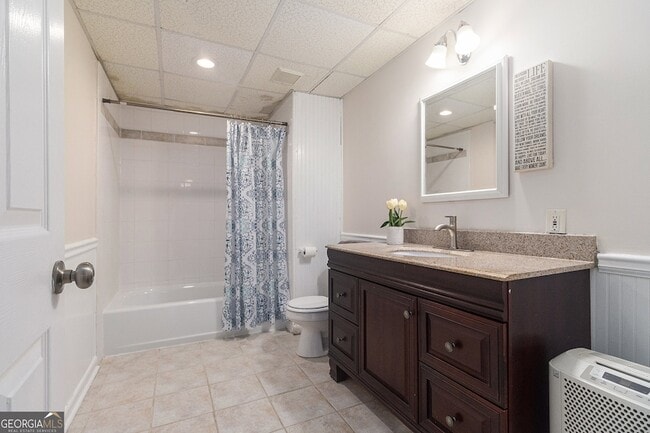Building Photo - 1402 McLendon Dr