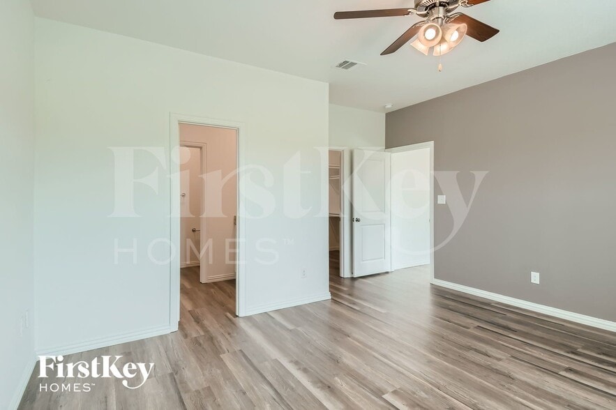 Building Photo - 7360 Parkside Pl Dr