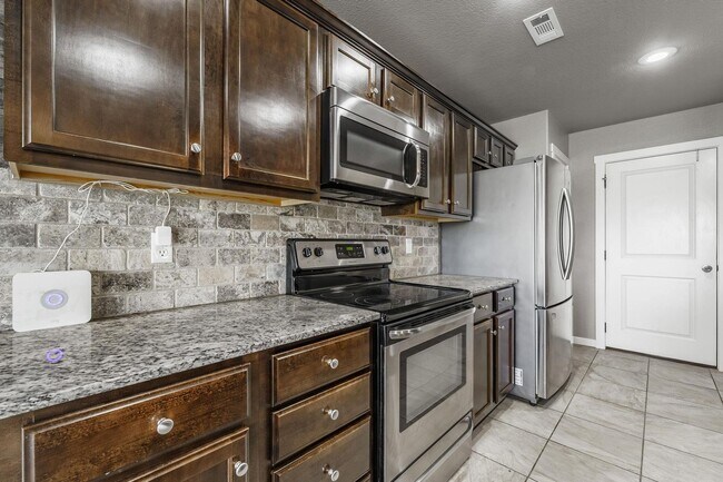 Building Photo - Modern 3-Bed Home in Prime Springdale Location