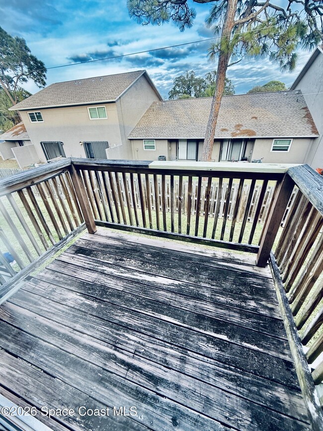 Building Photo - 1301 Arlington Ln NE