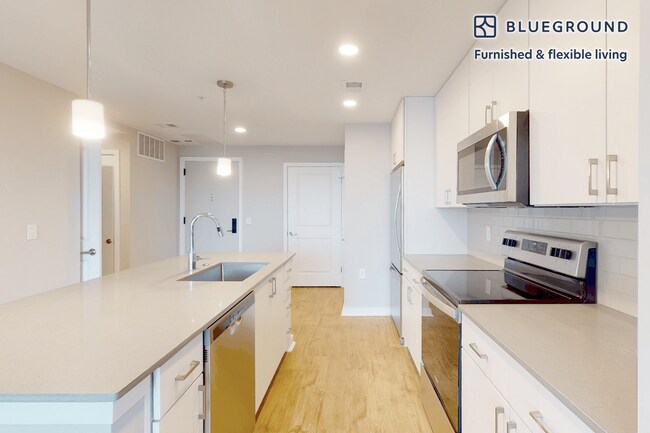 Building Photo - 555 S President St