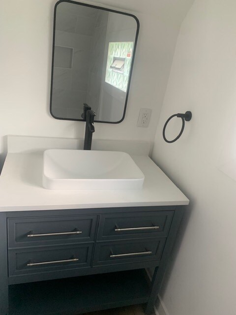 Building Photo - 127 W Troy Ave