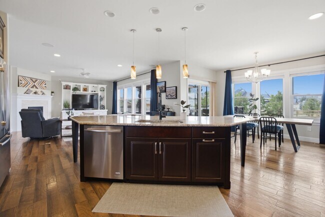 Building Photo - One-of-a-Kind 4-Bed Castle Rock Retreat with 4 car Attached Garage